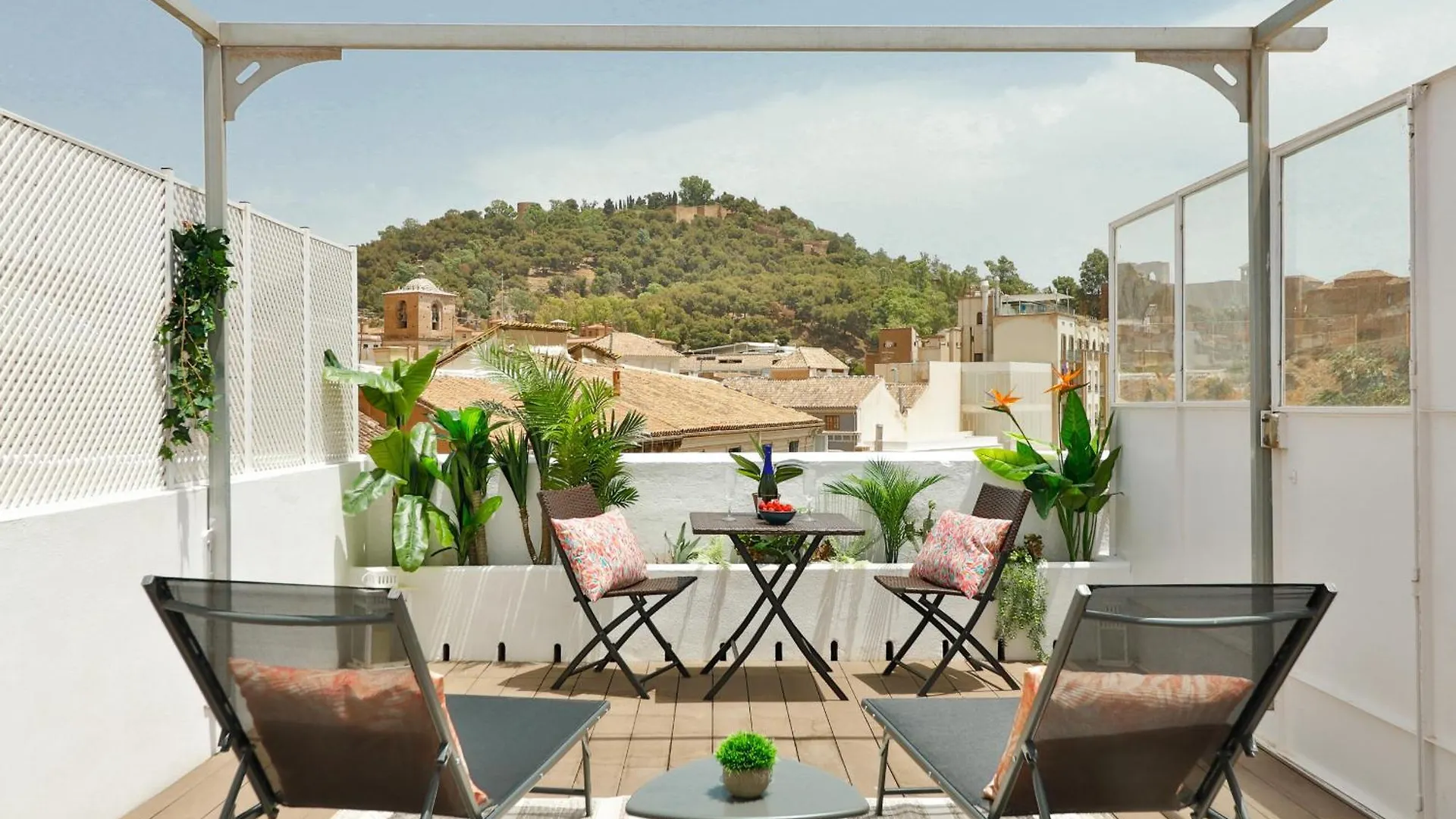 C83 Cosy Penthouse With Terrace Old Town contacts